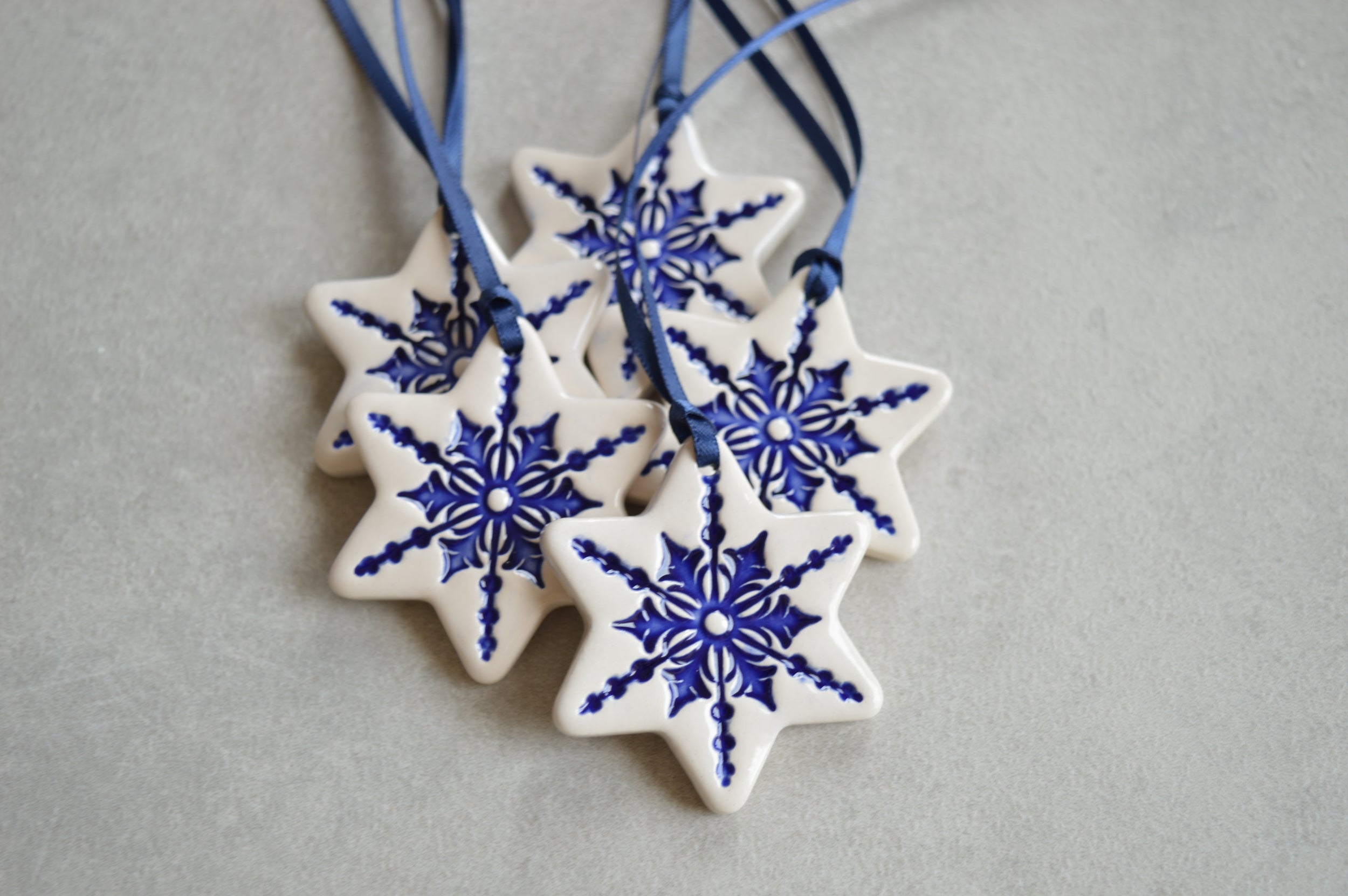 Ceramic star ornaments // Christmas decorations - set of 5 – Isla Clay